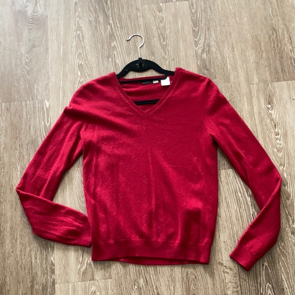 Saks Fifth Avenue Sweaters - Saks Fifth Avenue 100% Classic Cashmere Sweater